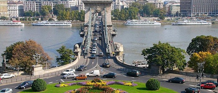 Площадь Адама Кларка Площадь Адама Кларка
