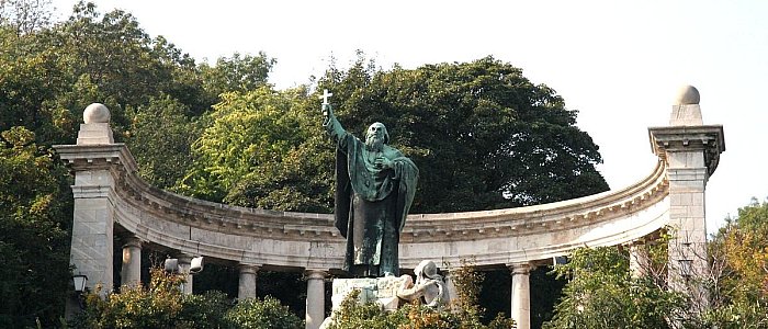 Памятник святому Геллерту