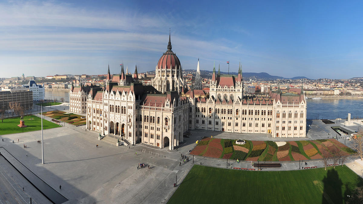 Здание парламента в Будапеште